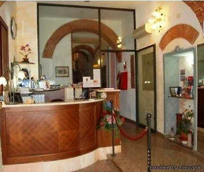 里昂纳尔多酒店 比萨