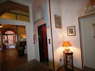 里昂纳尔多酒店 比萨